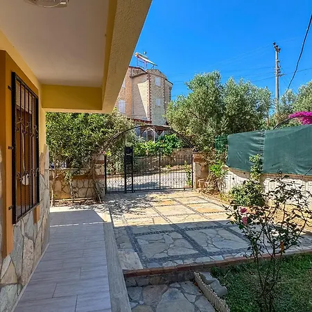 Elma Villa *